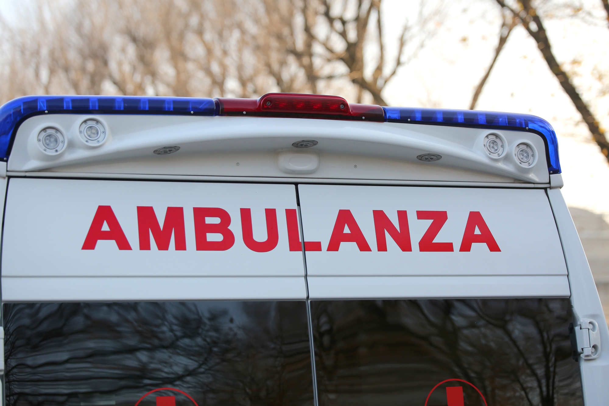 Avverte malore e muore al ristorante, Avola piange un 41enne